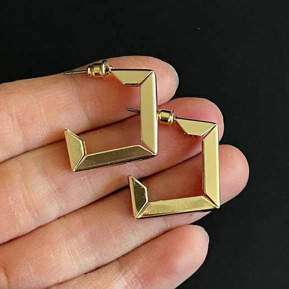 Square Gold Hoop Fashion Earrings - NWT - Picture 7 of 8
